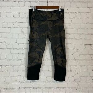 Therapy performance compression leggings camo size large